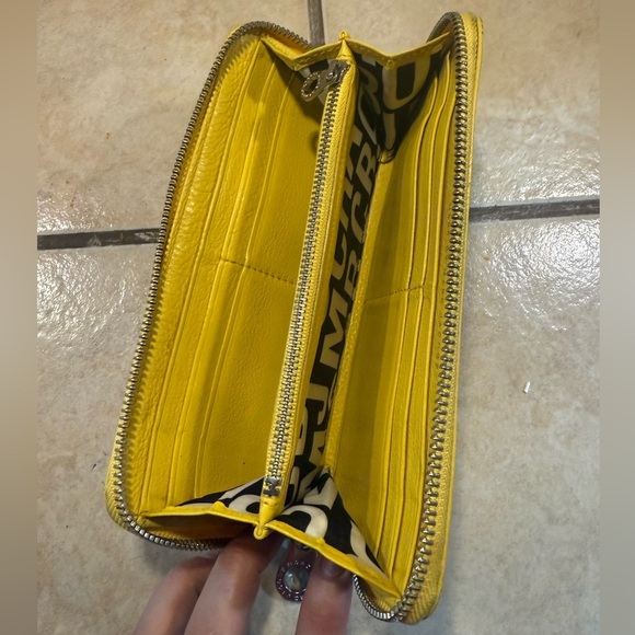👜 Marc by Marc Jacobs Classic Q Vertical Zip Around Wallet - Picture 4 of 11